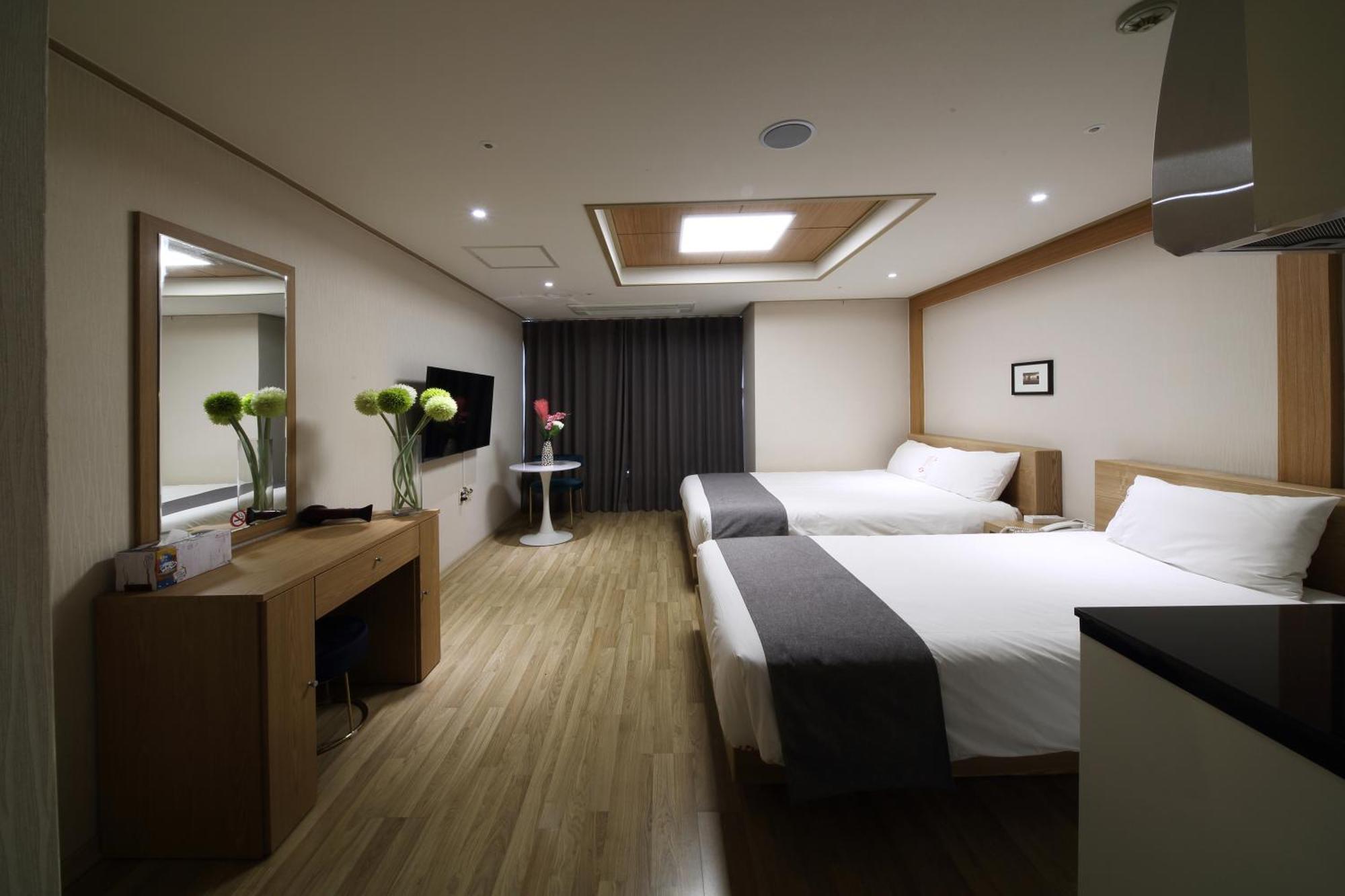 Incheon The Hotel Yeongjong Extérieur photo