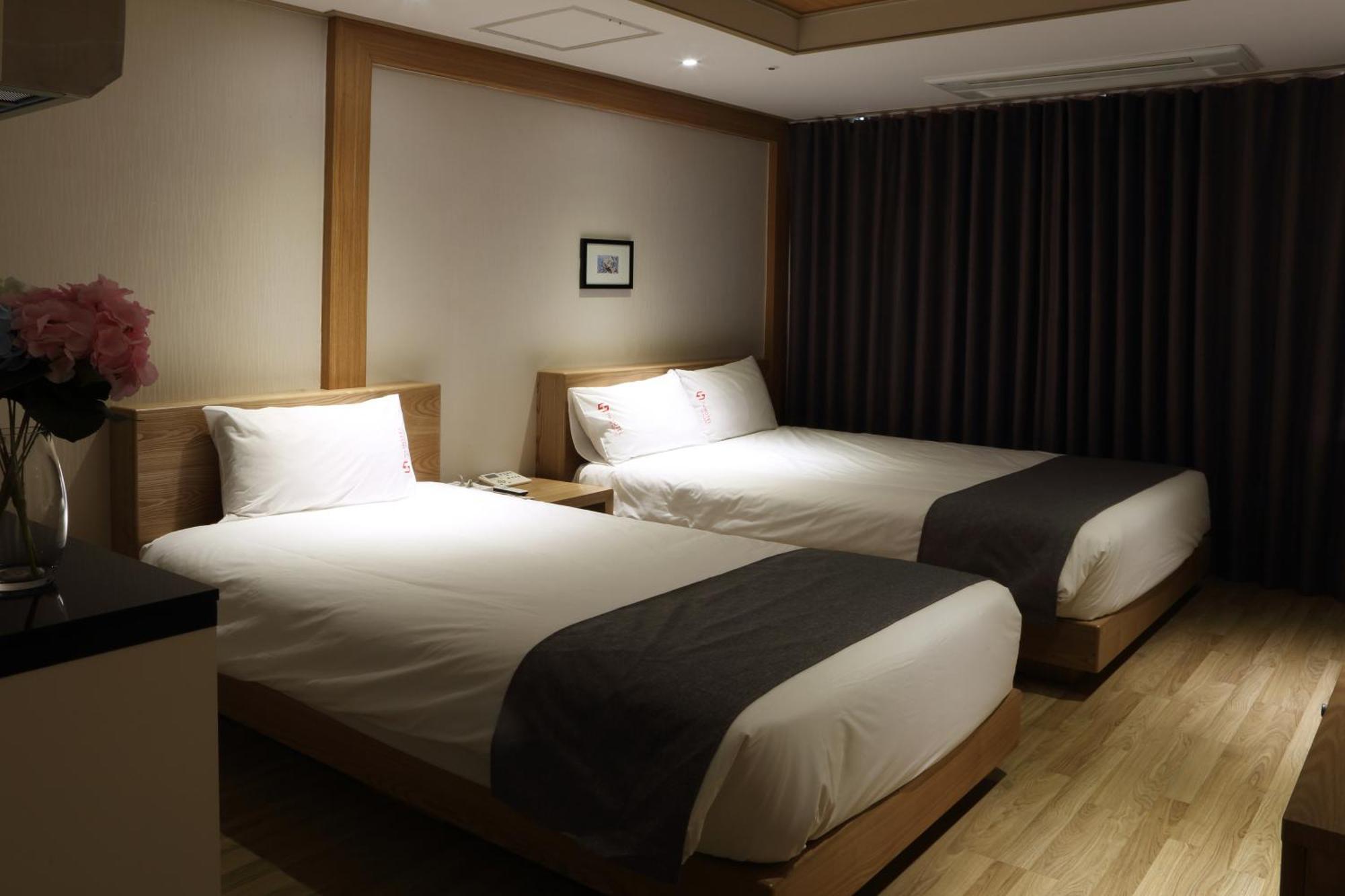 Incheon The Hotel Yeongjong Extérieur photo