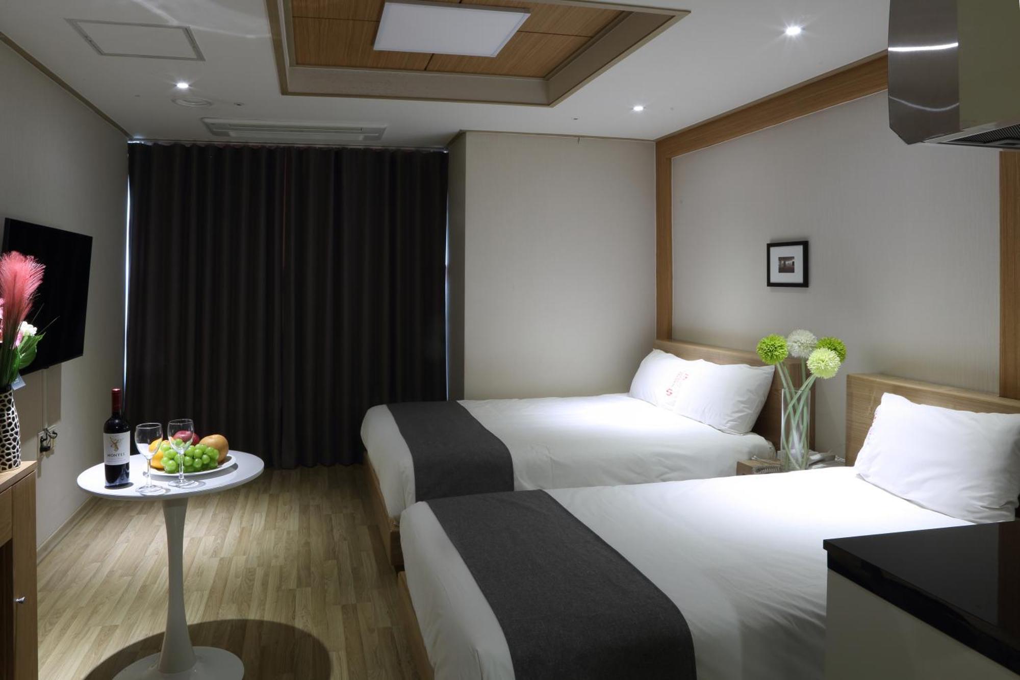 Incheon The Hotel Yeongjong Extérieur photo