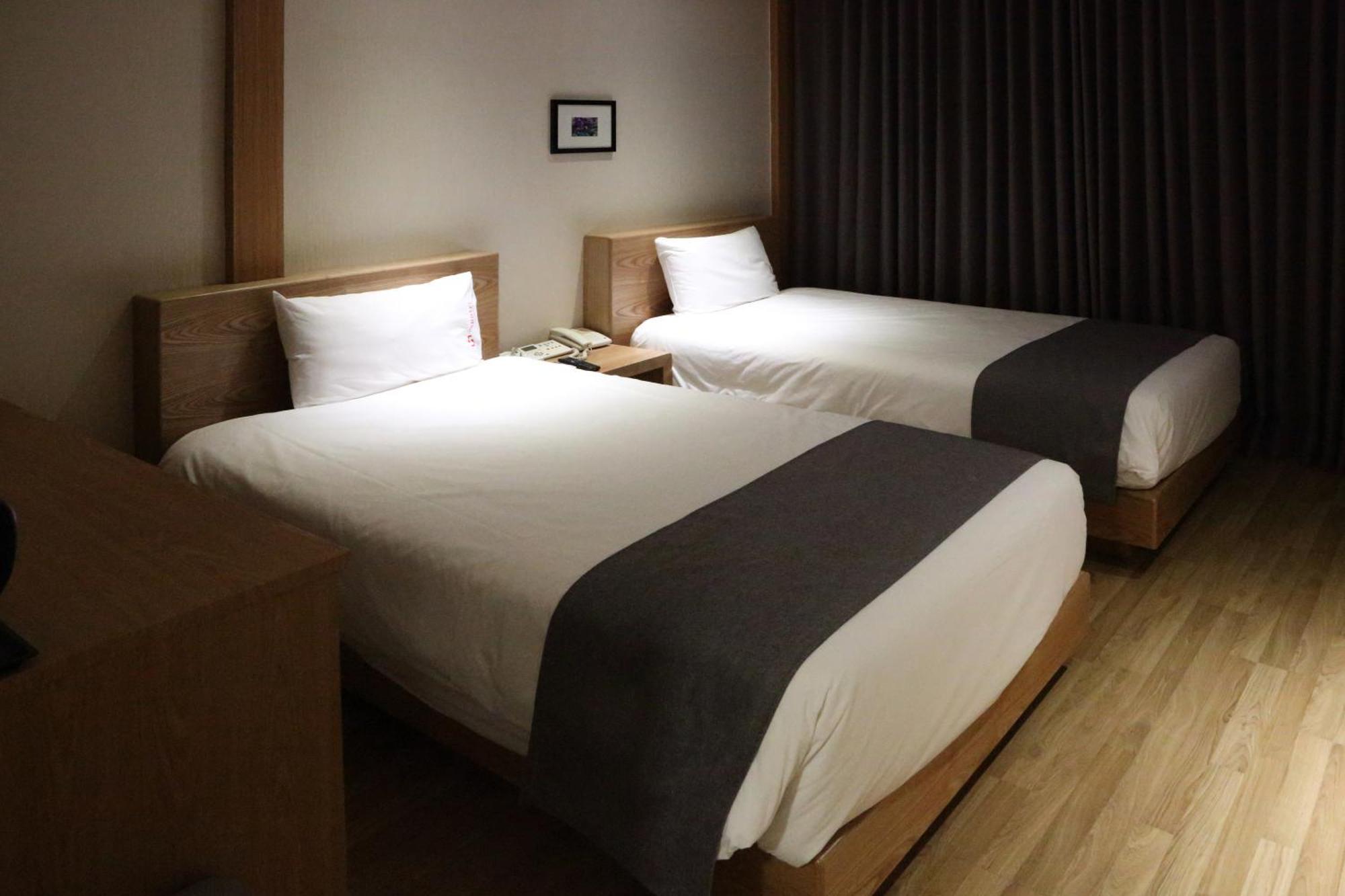 Incheon The Hotel Yeongjong Extérieur photo
