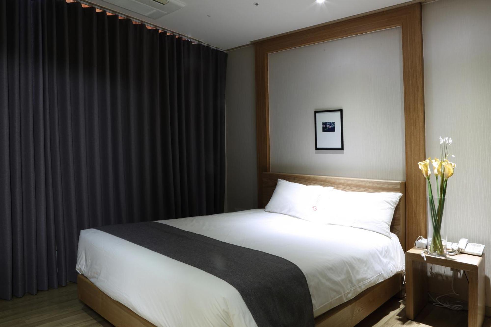 Incheon The Hotel Yeongjong Extérieur photo
