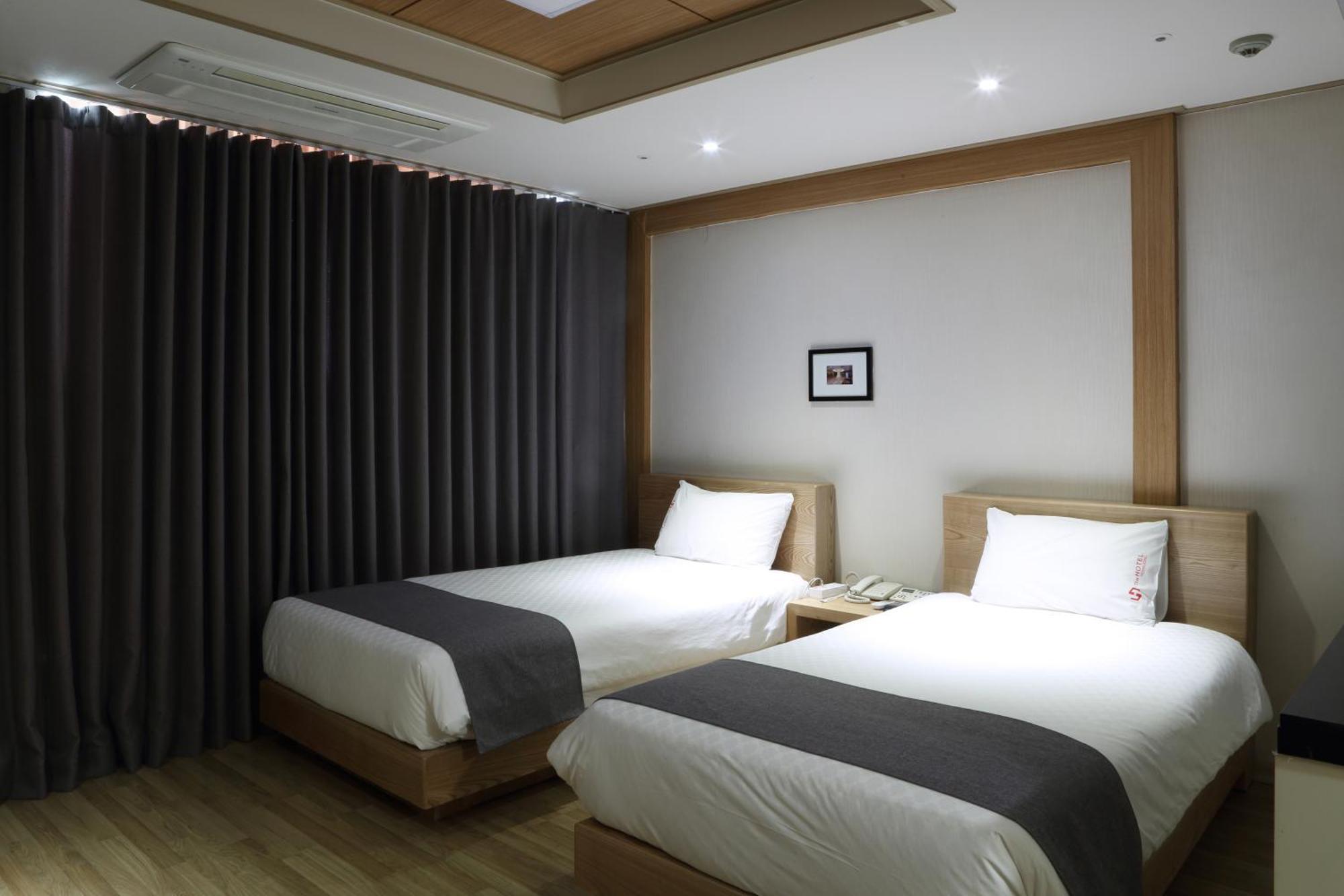 Incheon The Hotel Yeongjong Extérieur photo